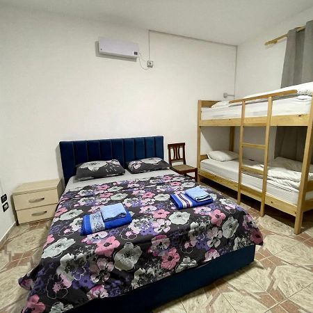 Me & You Hostel Tirana Exterior photo