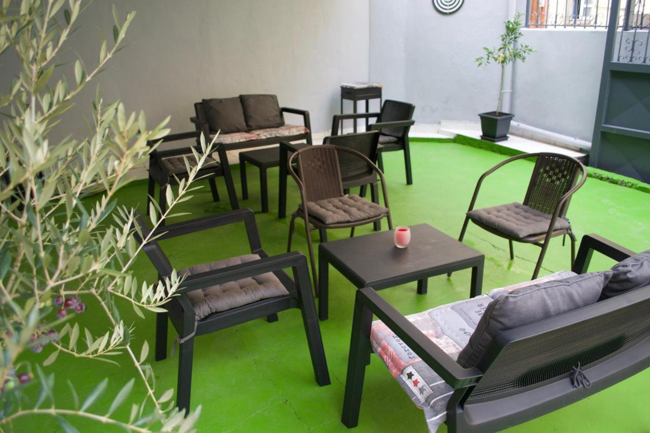 Me & You Hostel Tirana Exterior photo