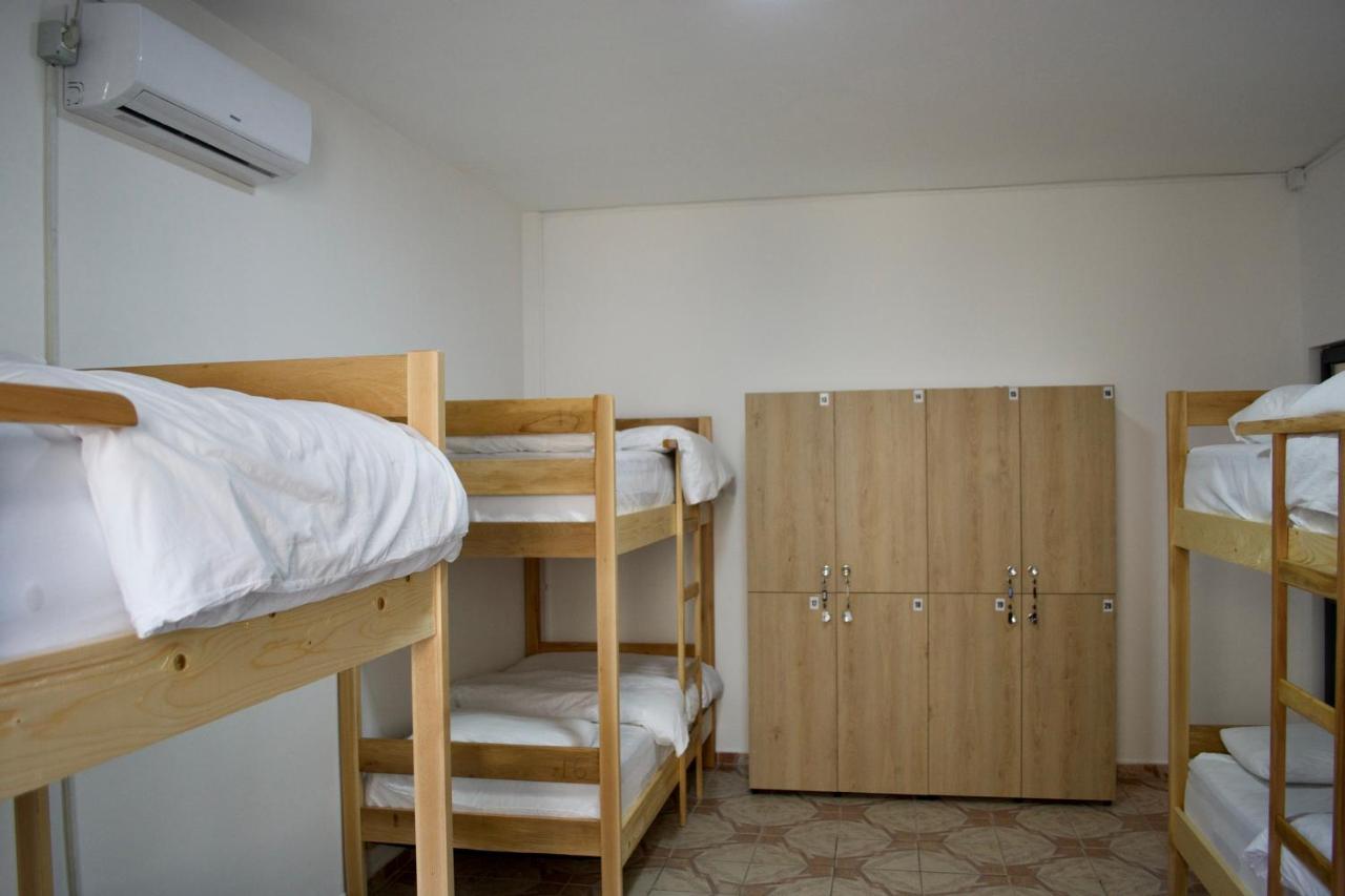 Me & You Hostel Tirana Exterior photo