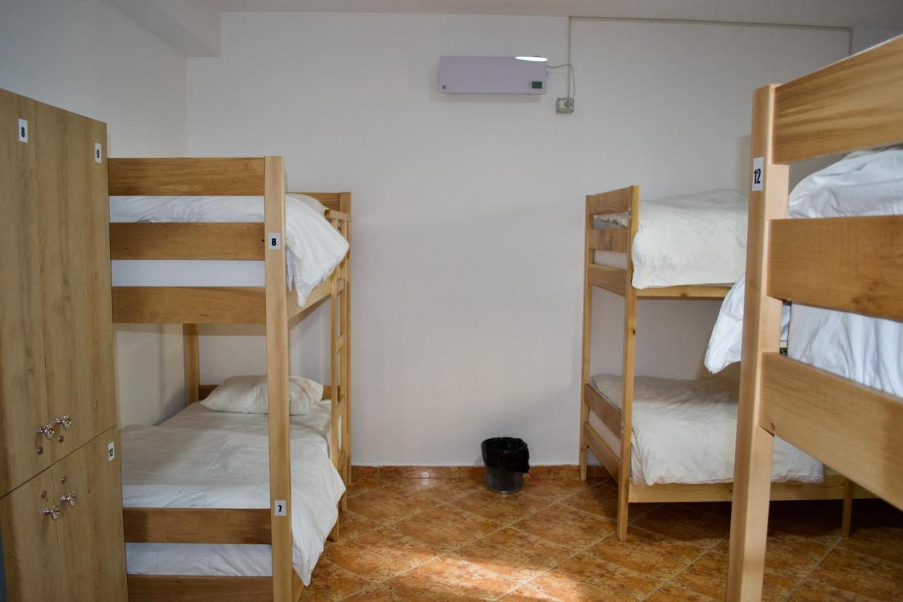 Me & You Hostel Tirana Exterior photo